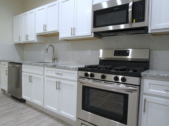 Building Photo - 75 Glenridge Ave