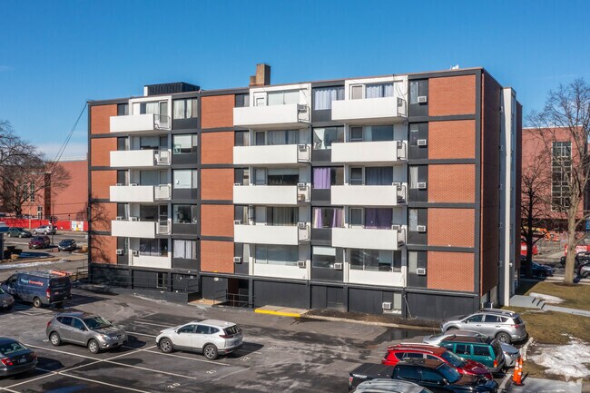 Foto principal - 840-846 Massachusetts Ave