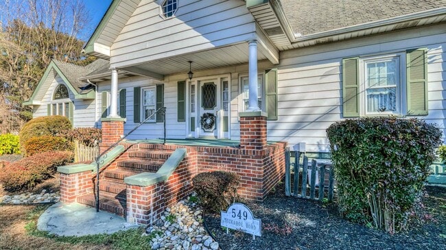 Building Photo - 549 Tuckahoe Rd