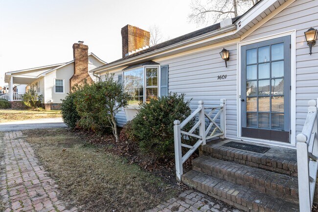 Foto del edificio - 1601 Homestead Rd