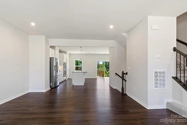 Building Photo - 2523 Grantham Place Dr
