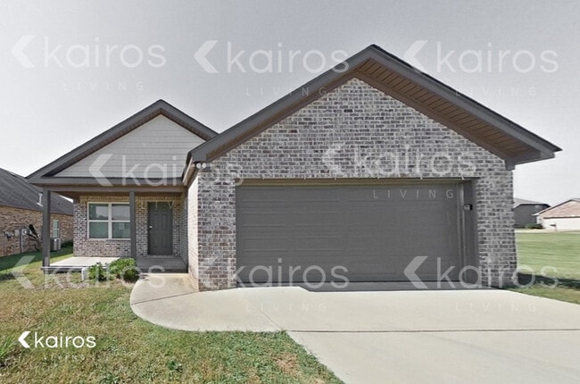 Building Photo - 1516 Maxwell Cir