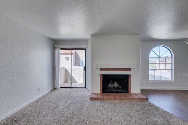 Foto del edificio - 2963 Juniper Hills Blvd