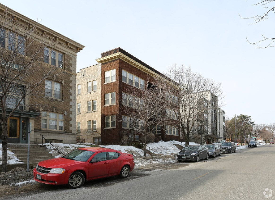 Foto del edificio - 809 Douglas Ave