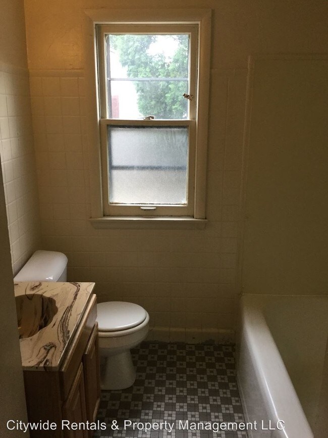 Foto del edificio - 4483 N 46th St