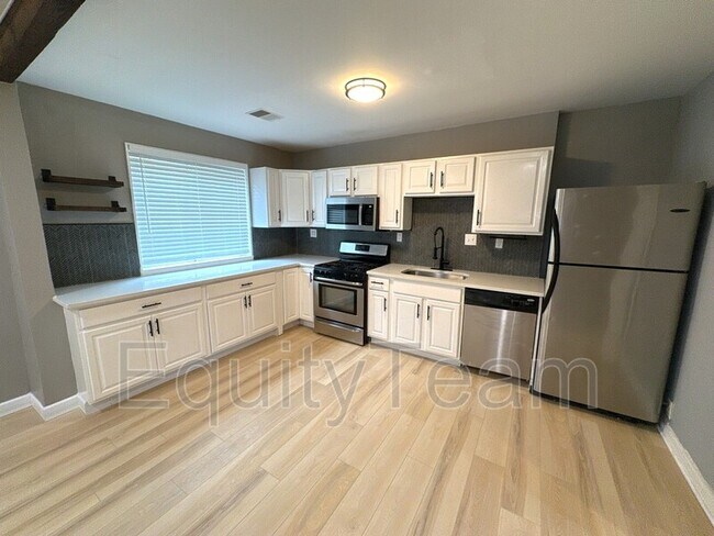 Foto del edificio - 8709 Pine Rd