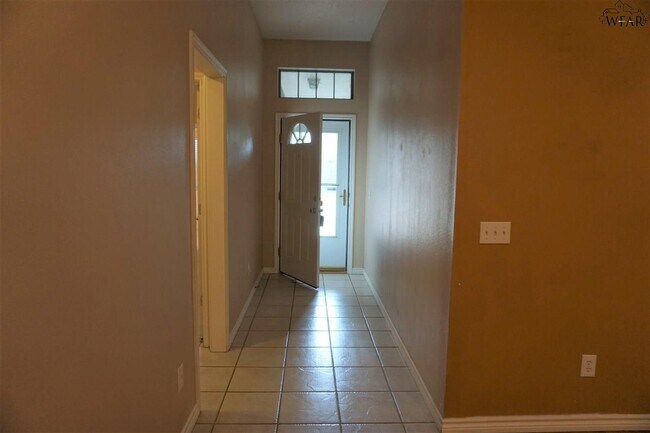 Building Photo - 5309 Northview Dr