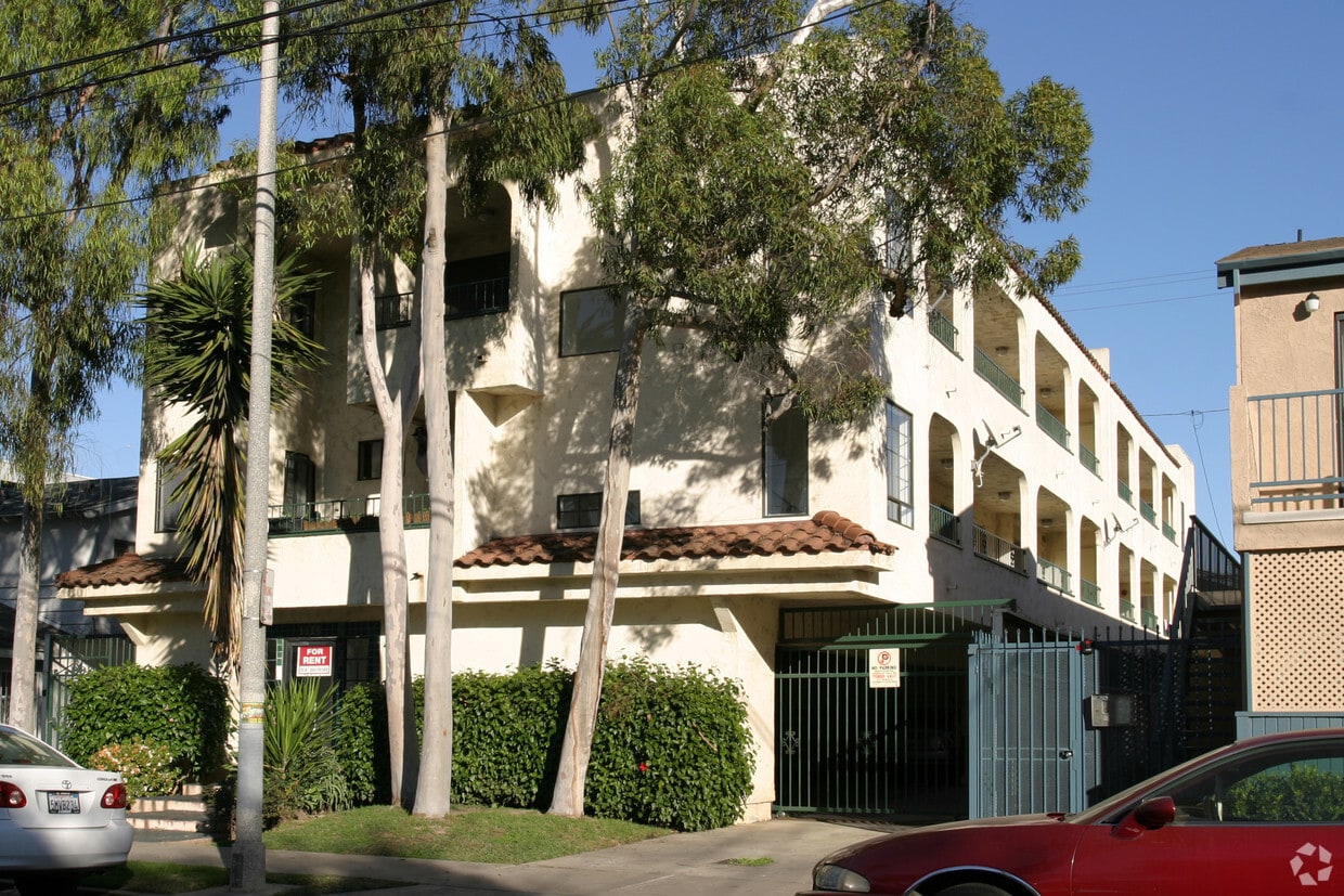 Primary Photo - 1128 Temple Ave
