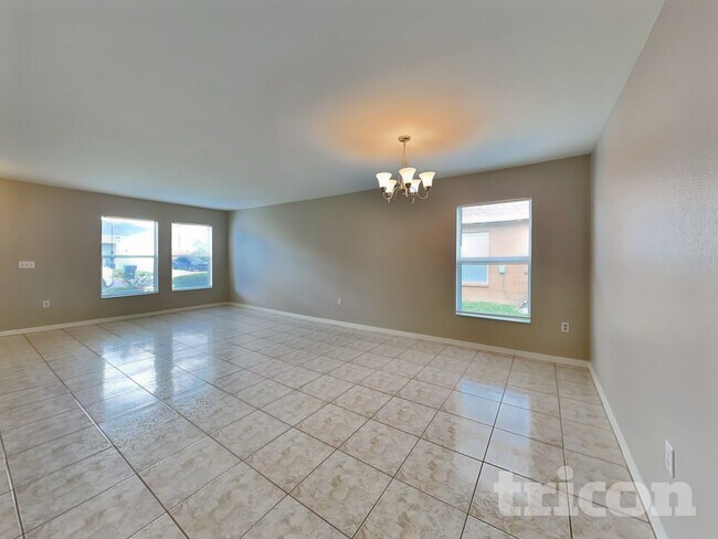 Foto del edificio - 2483 Brownwood Dr