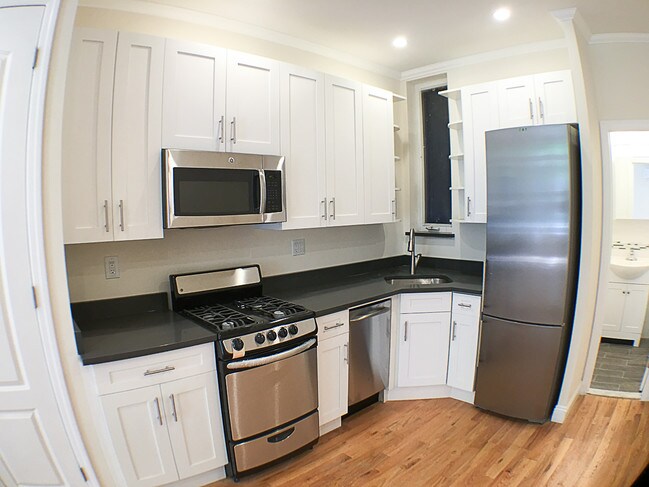 Building Photo - 30 Cheever Pl