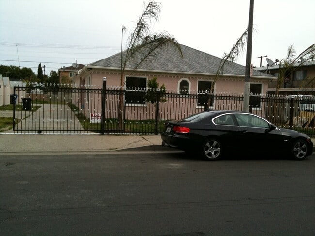 Front - 1045 254th St