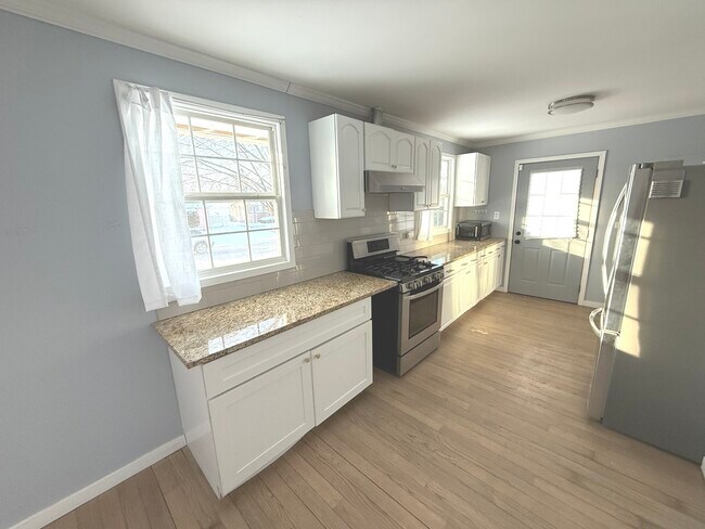 Building Photo - 2106 Tepee Ave