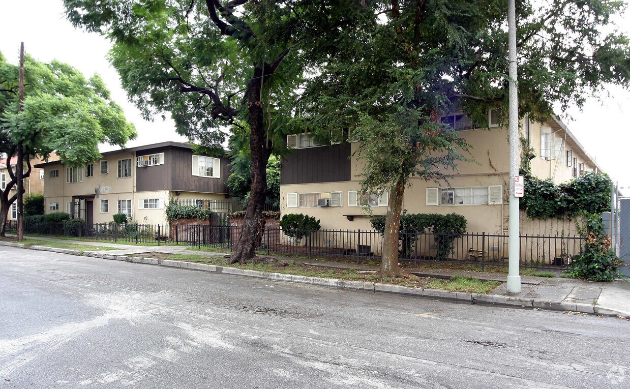 6230 - 6238 La Mirada, ¡alejado - 6230-6238 La Mirada Ave
