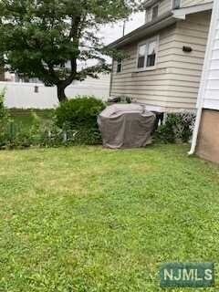 Building Photo - 52 Delafield Ave