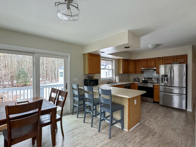 Foto del edificio - 38 Pleasant Hill Rd