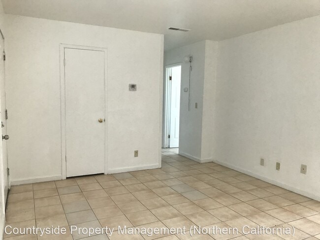 Building Photo - 136-138 W 20th St
