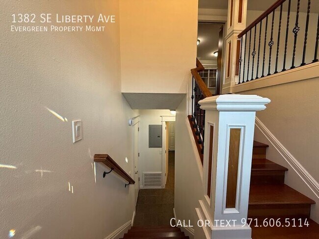 Foto del edificio - 1382 SE Liberty Ave