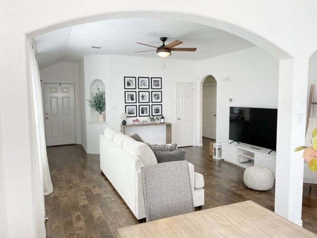 Building Photo - 3BED/2BATH Home for lease! Available NOW!