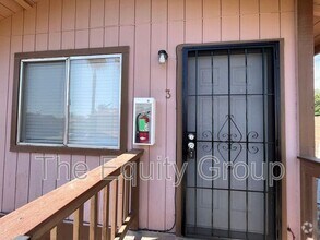 Building Photo - 807 Monarch Cir