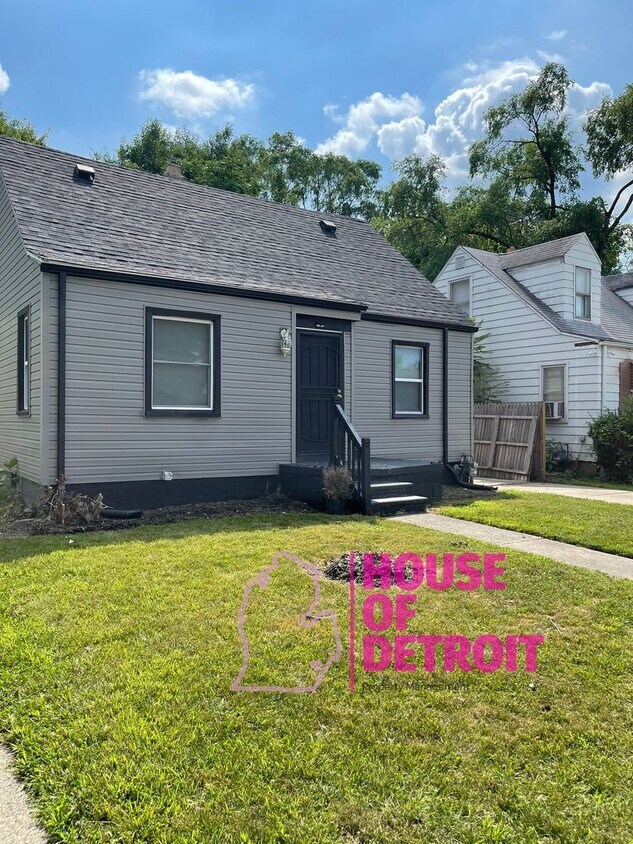 Foto principal - Summer Special~ 3 BEDROOM 1 BATH BUNGALOW ...