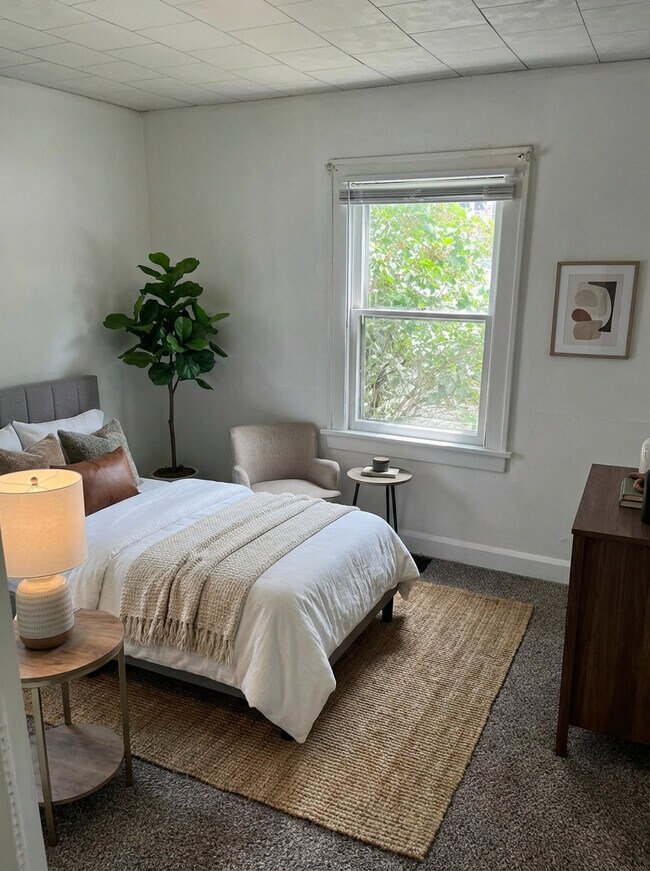 Foto del edificio - 927 W Bethel Ave