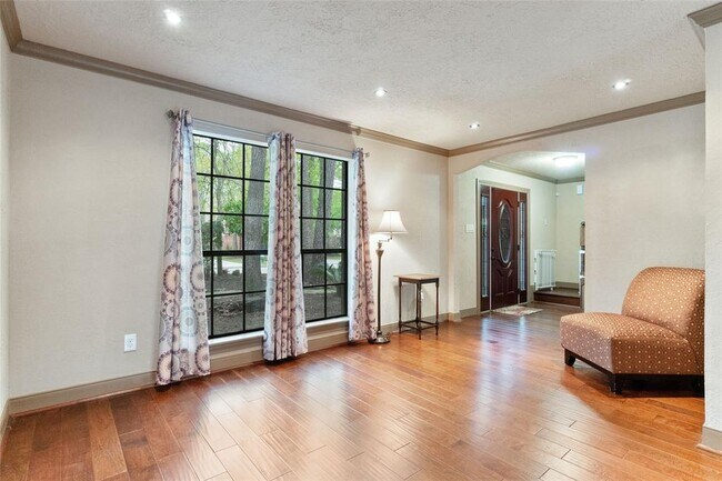 Foto del edificio - 104 W Rainbow Ridge Cir