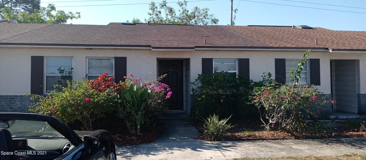 Foto principal - 1514 Clearlake Rd