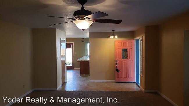Building Photo - 3 br, 2 bath House - 725 E. Milgeo Avenue