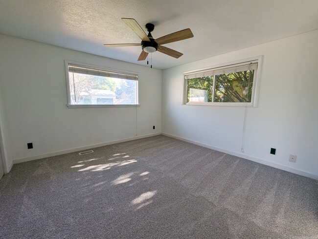 Building Photo - 1658 E 1500 N