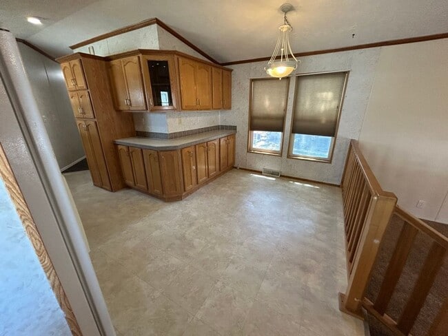 Building Photo - 3 Bedroom 2 Bath High-End Mobile Home with...