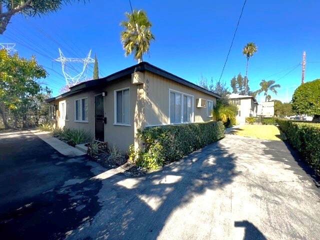Building Photo - 6243 Vineland Ave