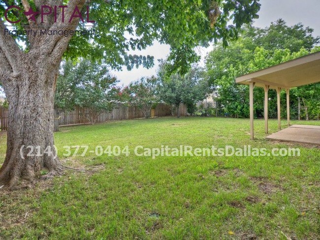 Building Photo - 7656 Parkwood Ln