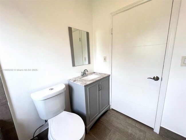 Foto del edificio - 3703 SW 1st St