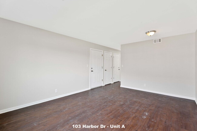 Foto del edificio - 103 Harbor Dr