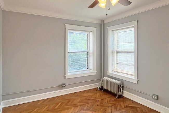 Foto del edificio - 126-132 N. Elmwood Ave. and 418-426 Lake St.