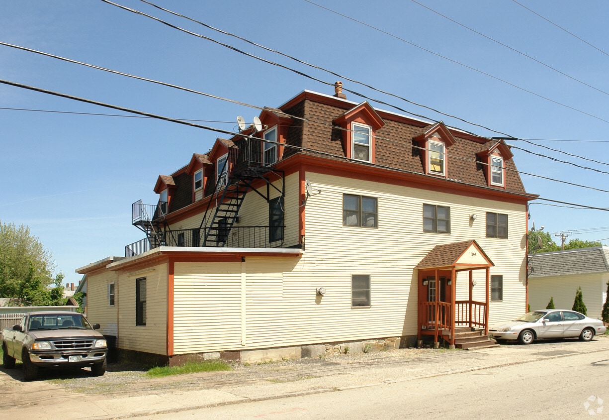 Building Photo - 104 Walnut St