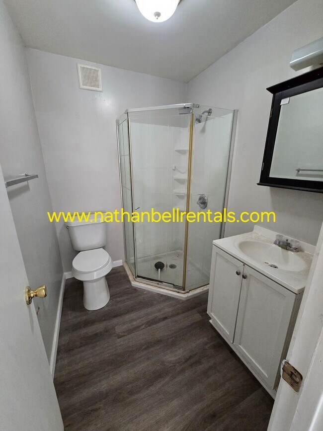Foto del edificio - 2157 E Price St