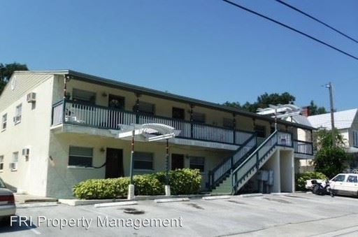 Primary Photo - 15 Barton Ave