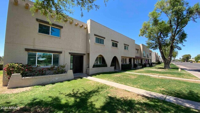 Foto del edificio - 6929 E Osborn Rd