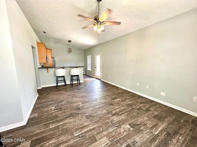 Building Photo - 2612 Oakmont Dr