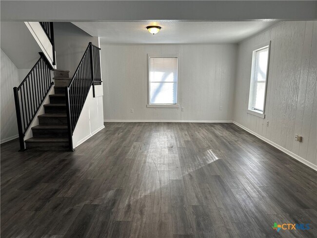Foto del edificio - 882 Buerger Ln