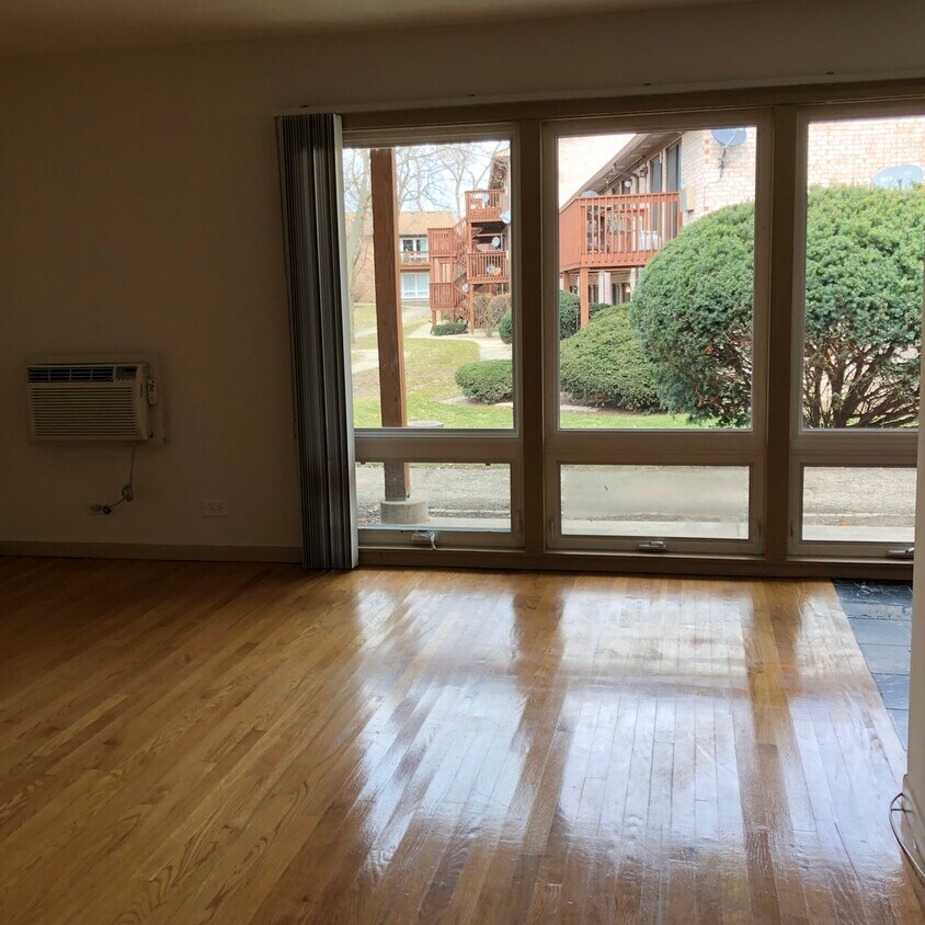 Building Photo - 2200 Arbor Cir