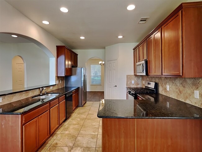 Building Photo - 2114 Wembley Way