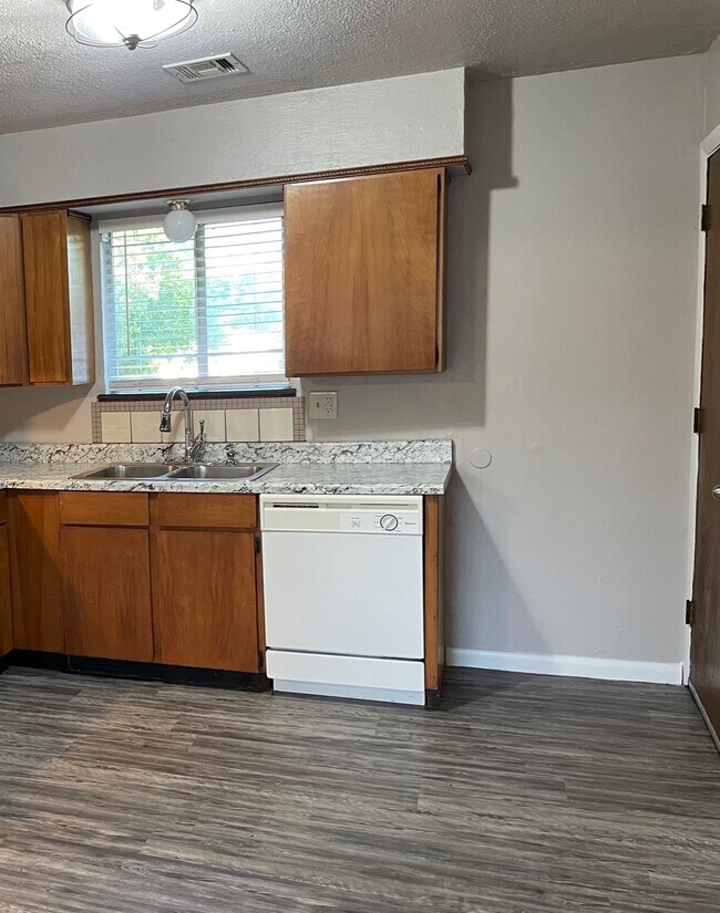 Foto del edificio - 712 SW 4th Pl