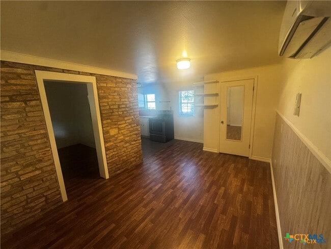 Building Photo - 1511 Old Ranch Rd 12