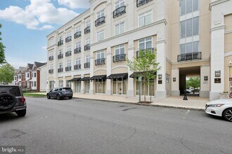 Building Photo - 2 N Commerce Square