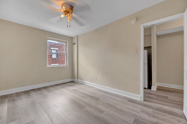 Foto del edificio - 1522 Queen St NE