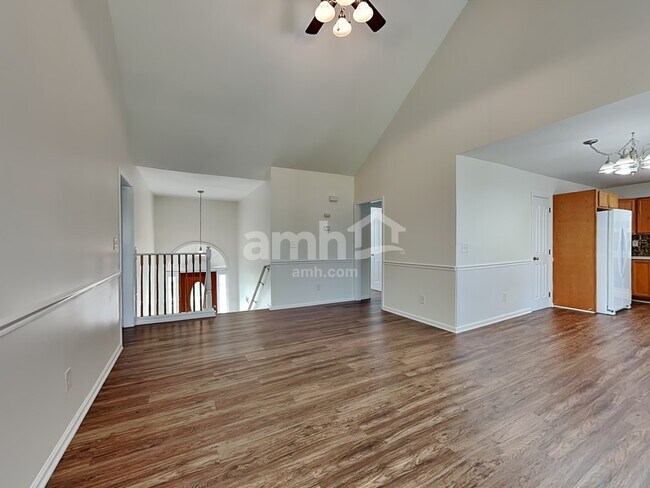 Building Photo - 2405 Joshua Ln