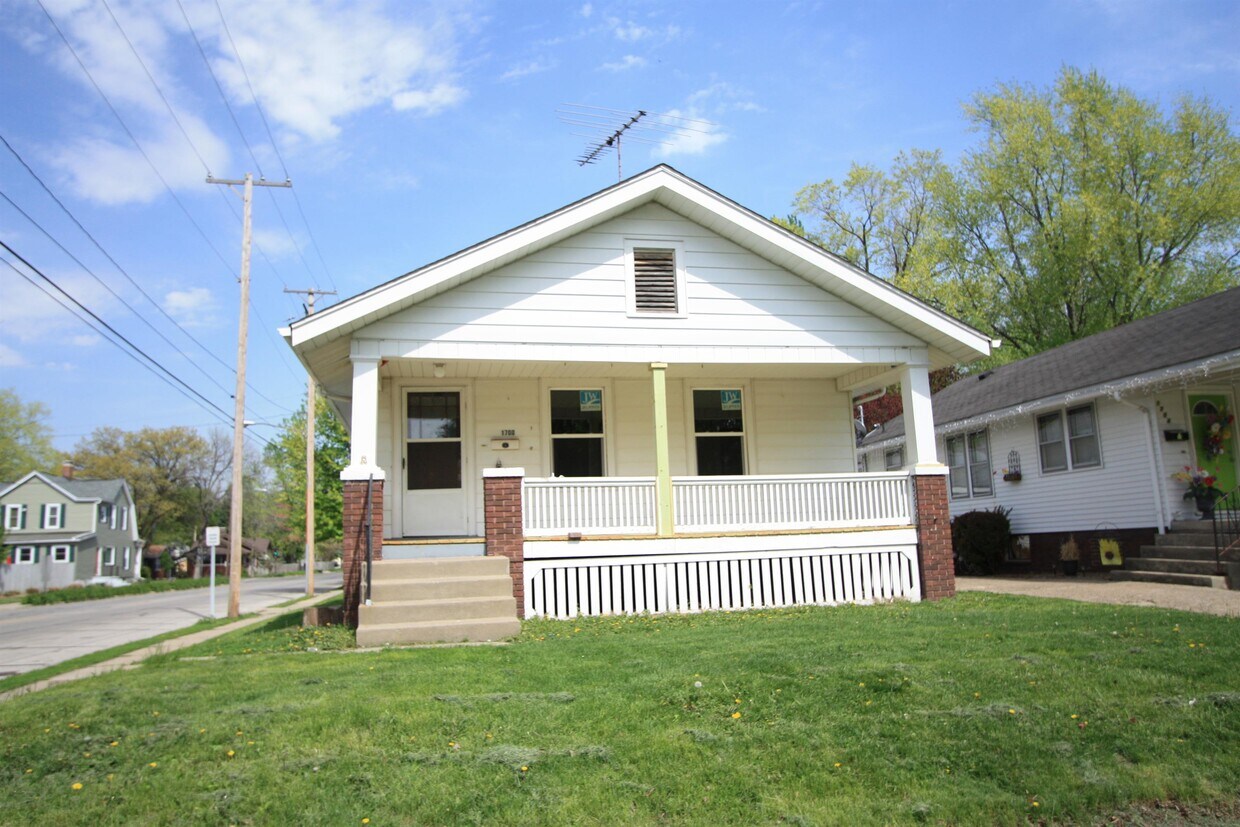 1700 Holmes Ave, Springfield, IL 62704 House Rental in Springfield