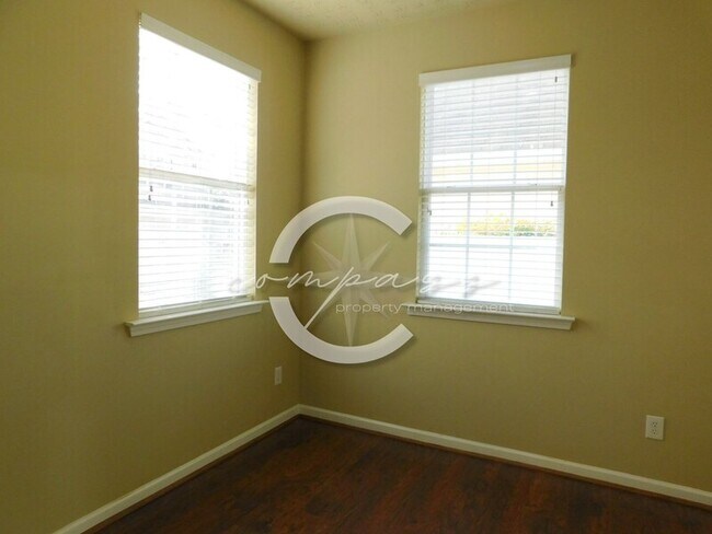 Building Photo - 300 Hiawassee Dr